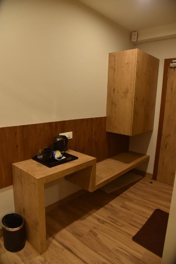 The Oaks Comforts Hubli Εξωτερικό φωτογραφία