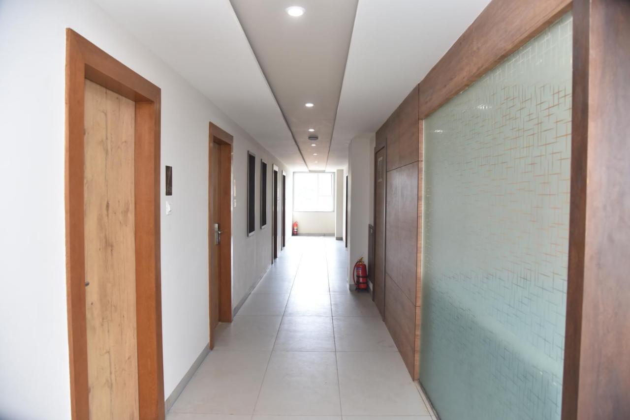 The Oaks Comforts Hubli Εξωτερικό φωτογραφία