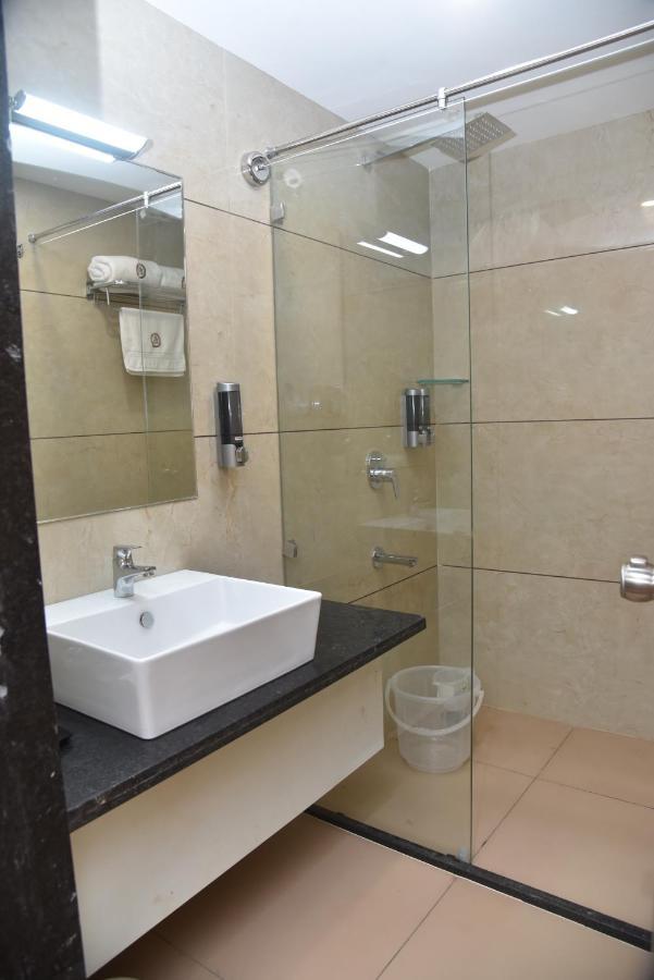 The Oaks Comforts Hubli Εξωτερικό φωτογραφία