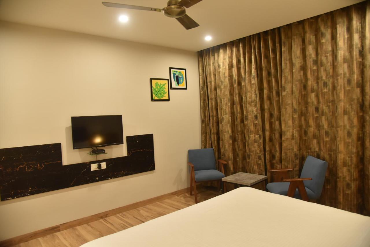 The Oaks Comforts Hubli Εξωτερικό φωτογραφία