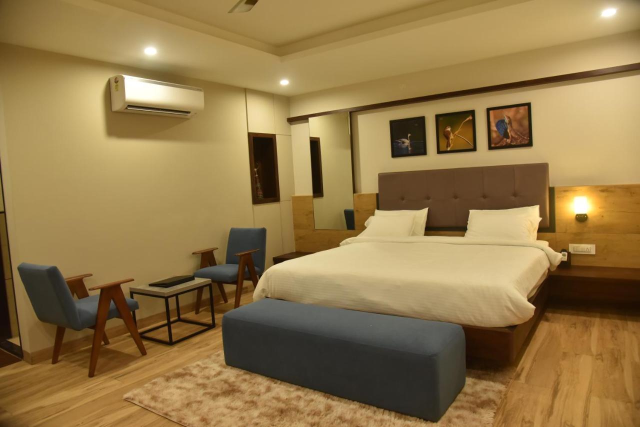 The Oaks Comforts Hubli Εξωτερικό φωτογραφία